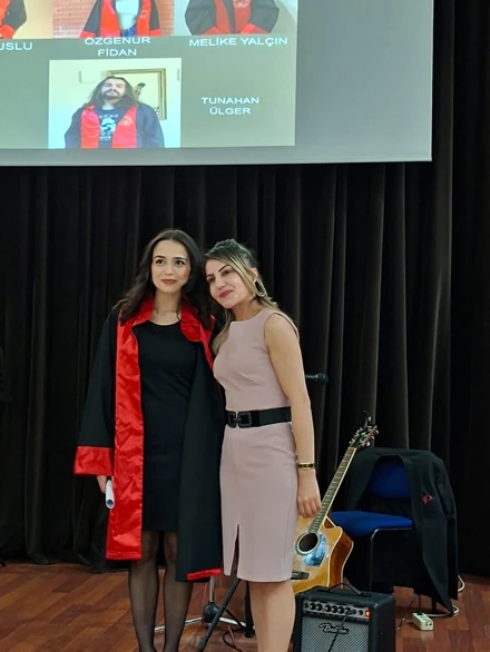 Selçuk Üniversitesi Rus Dili ve Edebiyatı Bölümünde Mezuniyet Coşkusu